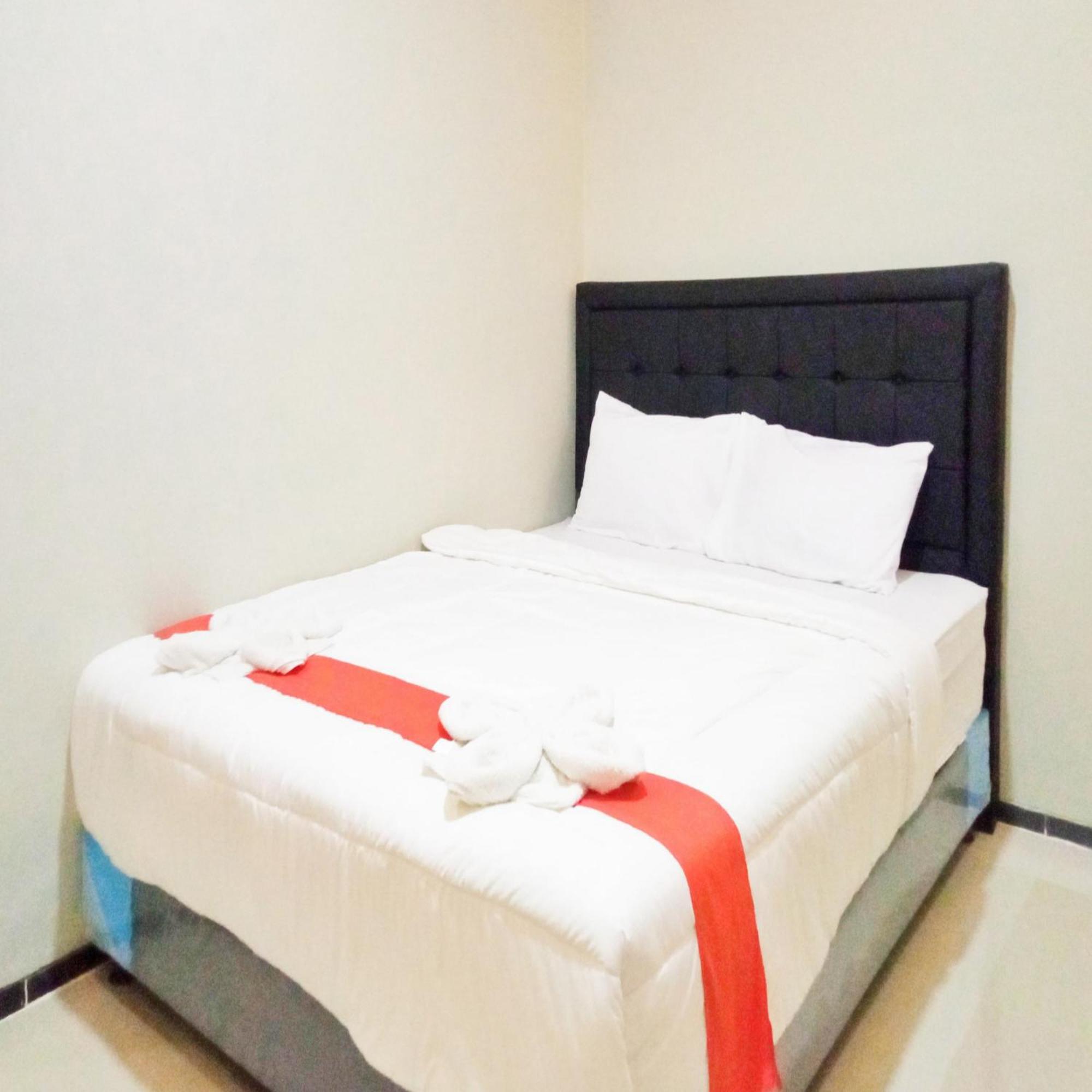 Rifal Inn Mitra Reddoorz Тегал Экстерьер фото