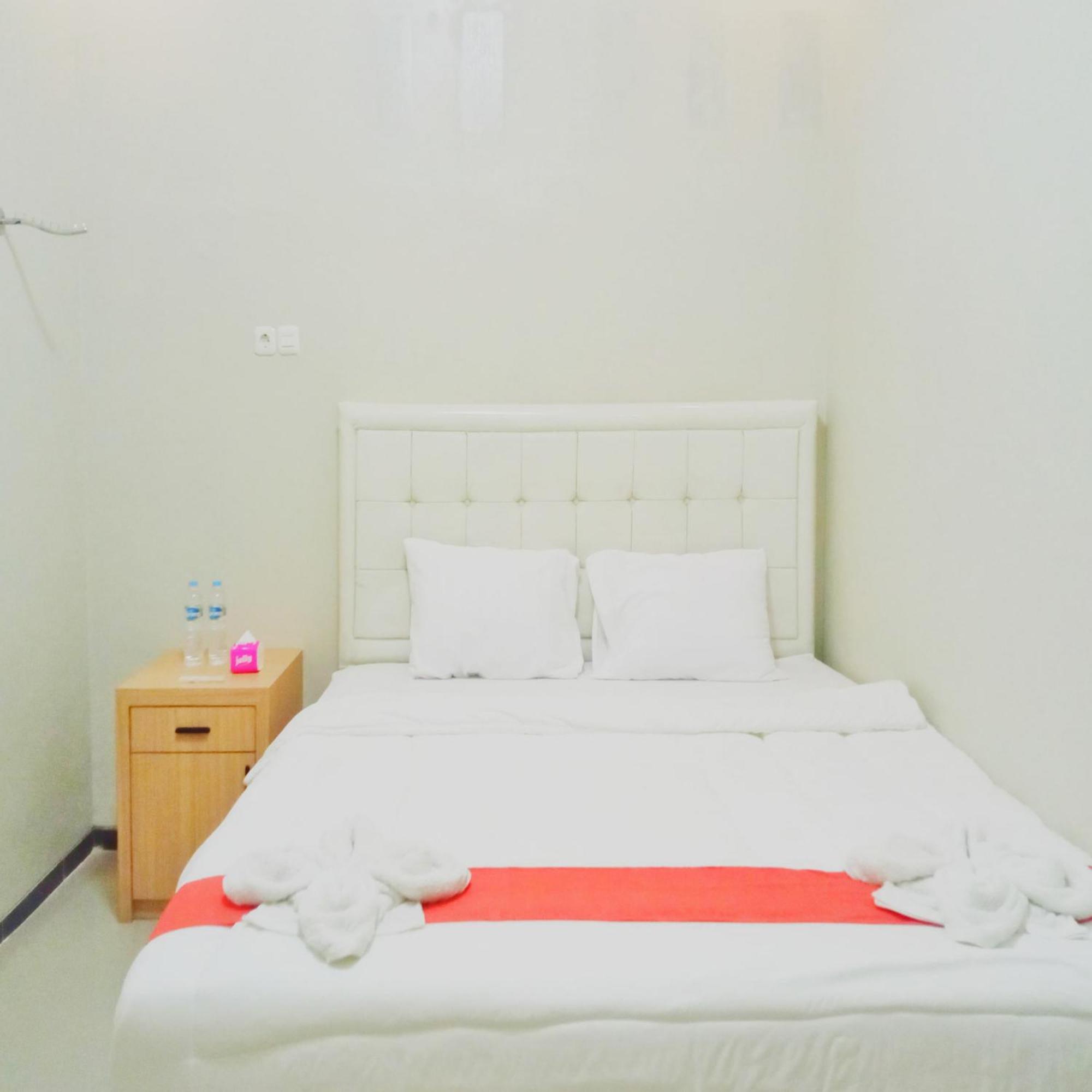 Rifal Inn Mitra Reddoorz Тегал Экстерьер фото