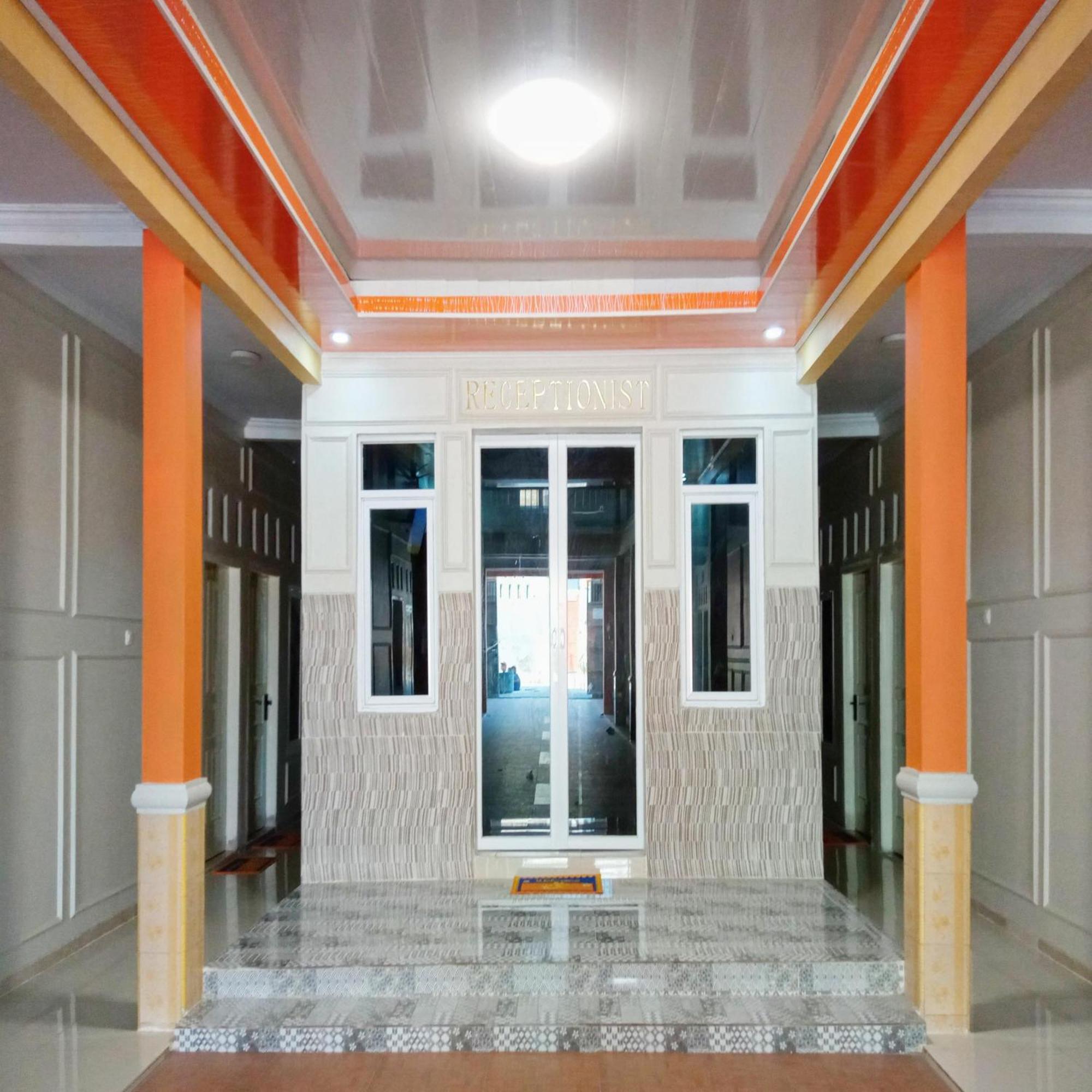 Rifal Inn Mitra Reddoorz Тегал Экстерьер фото